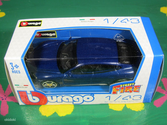Модель автомобиля Porsche Taycan 1:43 - НОВАЯ