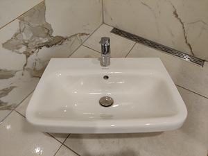 Valamu komplekt: Duravit + grohe (1 foto / 3)