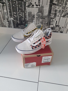 Vans (1 фото из 3)