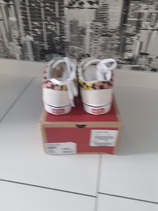 Vans (3 фото из 3)