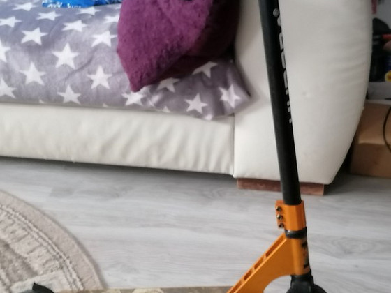 Продам трюковой самокат hudora коплю на подарок родителям