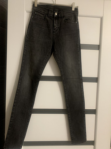 Джинсы Armani (1 фото из 3)