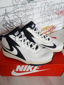 Кроссовки Nike 37.5 размер (1 фото из 1)