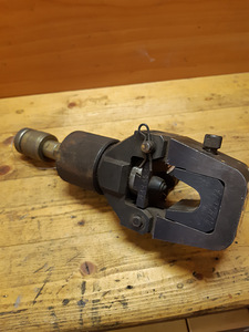 Elektrikaabli pressimismasin hüdrauliline (1 foto / 1)