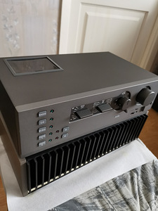 Усилитель ,Quad 44 и Quad 405-2. (3 фото из 5)
