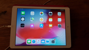 iPad Air A1475 32GB SIM, 4G (2 foto / 3)