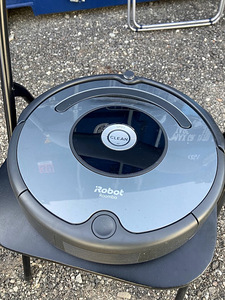 IRobot пылесос (2 фото из 2)