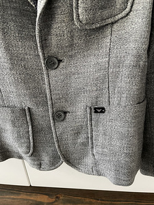 Armani Junior pintsak (3 foto / 4)