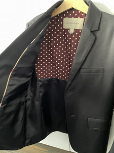 Костюм Burberry (4 фото из 5)