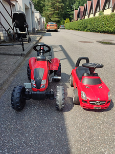 Müüa korralikud laste pedaaltraktor ja isteauto, tõukeauto (2 foto / 4)