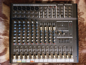 Audio helipult Phonic MM 1805 (1 foto / 1)