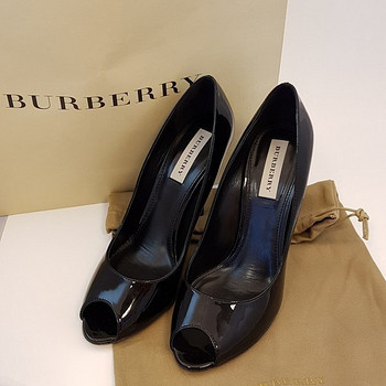Новые туфли Burberry