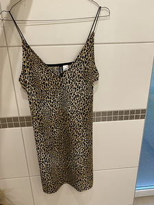 Платье h&m стр.36 (2 фото из 2)
