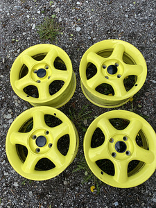 Ats Honda erksad R15 valuveljed 4x108 (1 foto / 7)