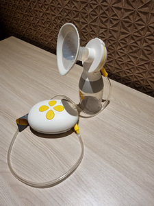 Молокоотсос MEDELA (1 фото из 1)