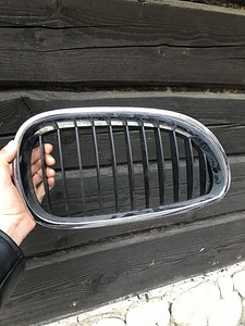 BMW E60 оригинал решётка радиатора (1 фото из 2)