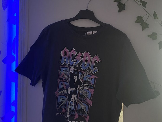 Müüa T-särk ACDC
