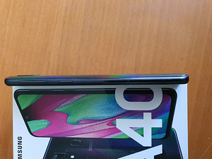 Samsung Galaxy A40 (3 фото из 7)