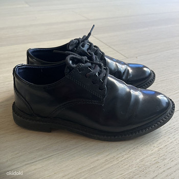 Zara pidulikud mustad lakk kingad 30