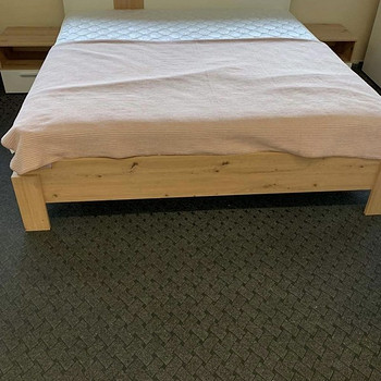 Müüa voodi 180*200 ilma madratsita.