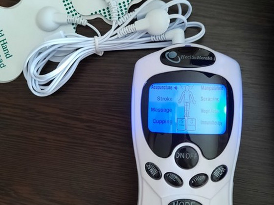 ST-688 elektrooniline masseerija müostimulaator digitaalteraapia M