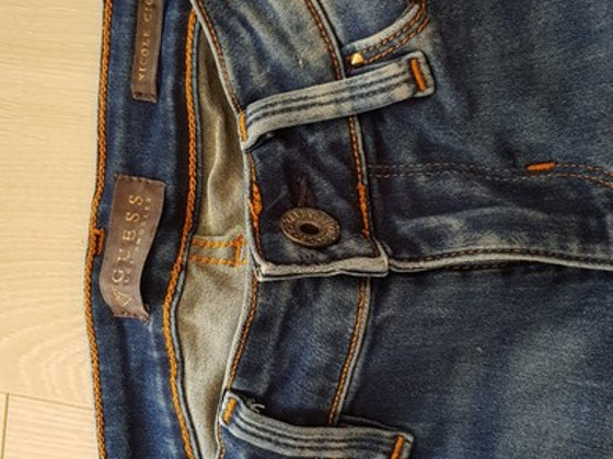 Джинсы s 25, Guess