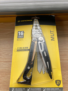 Многофункциональный инструмент Leatherman MUT (1 фото из 2)