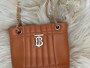 Burberry сумочки через плечо (3 фото из 10)