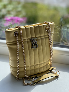 Burberry сумочки через плечо (4 фото из 10)
