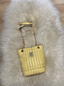 Burberry сумочки через плечо (5 фото из 10)