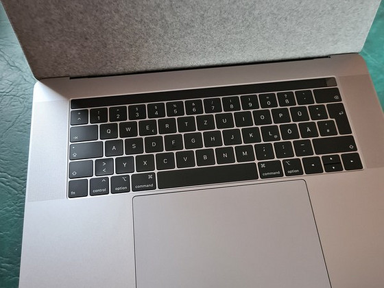 NEW - Macbook PRO 15 (2018)