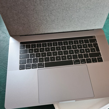 NEW - Macbook PRO 15 (2018)