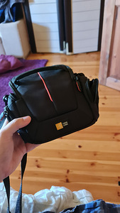 Müüa kasutatud väike kaamerakott (1 foto / 2)