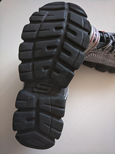 Skechers мальчику (3 фото из 4)