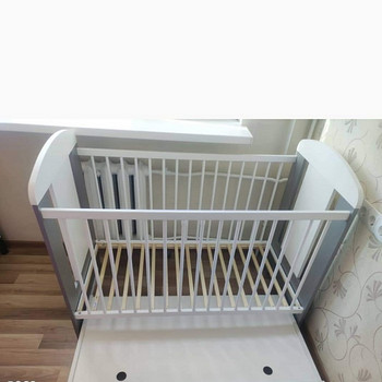 Продам кроватку с аксессуарами.