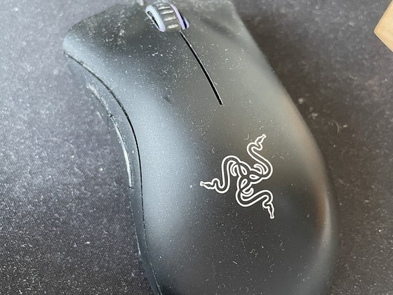 Razer DeathAdder Chroma – Multi-color Ergonomic Gaming Hiir