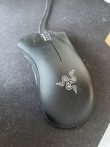 Razer DeathAdder Chroma — многоцветная эргономичная игровая мышь (1 фото из 2)