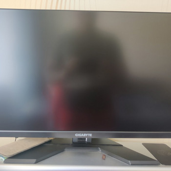 Gigabyte M27Q