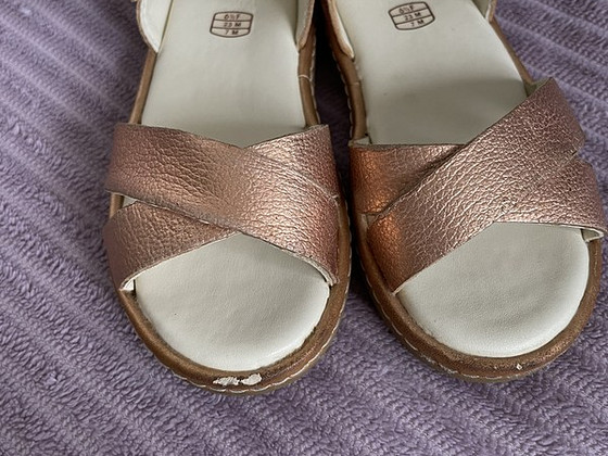 Clarks сандалии на девочку