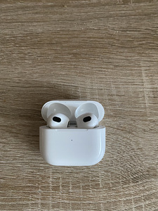 AirPods 3 (1 фото из 2)