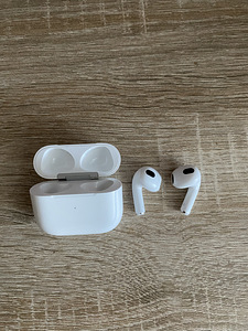 AirPods 3 (2 фото из 2)