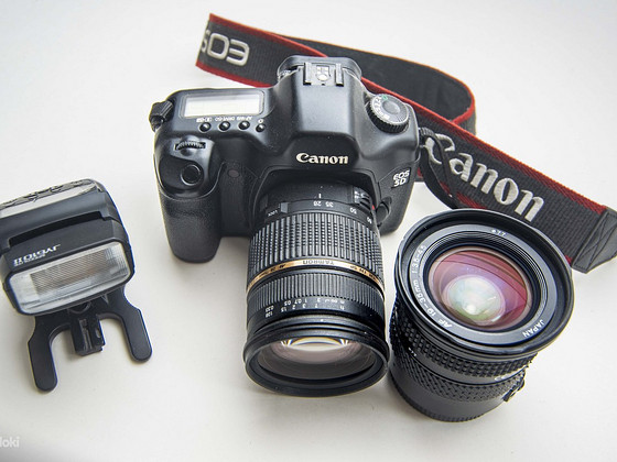 -Canon EOS 5D +