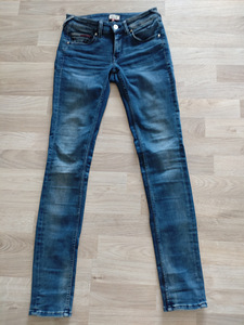 Tommy Hilfiger teksad 26/32 (1 foto / 3)