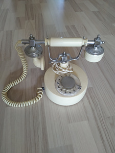 1965 telefon (1 foto / 1)