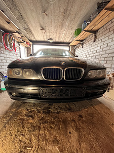Esi- ja tagapõrkerauad BMW E39 (4 foto / 6)