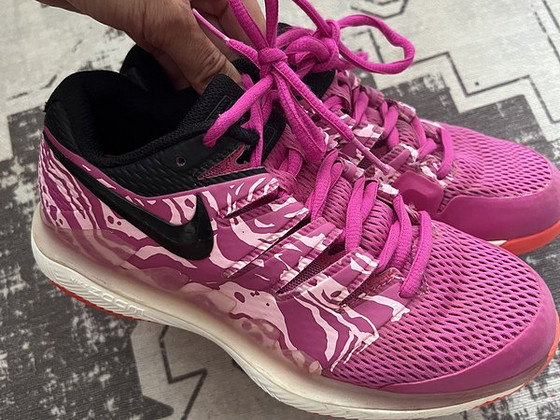 Теннисные кроссовки nike 36.5