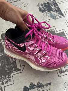 Nike Tennise tossud 36,5 (1 foto / 2)