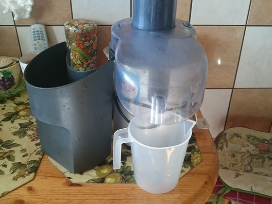 Соковыжималка PHILIPS и мясорубка BOSH