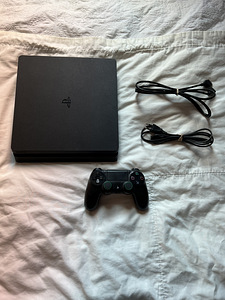 Продам Playstation 4 Slim 500гб. (1 фото из 1)