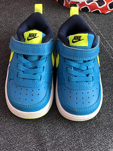 Детские кроссовки Nike (1 фото из 4)